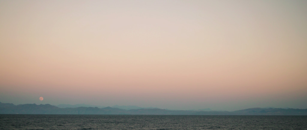 Dahab Sunset with view on Saudi Arabia